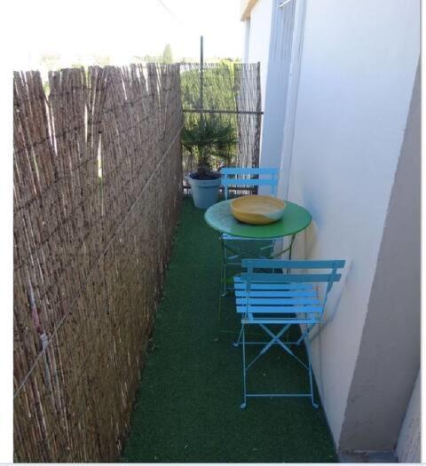 Les Tourterelles D'Avignon Apartment ภายนอก รูปภาพ